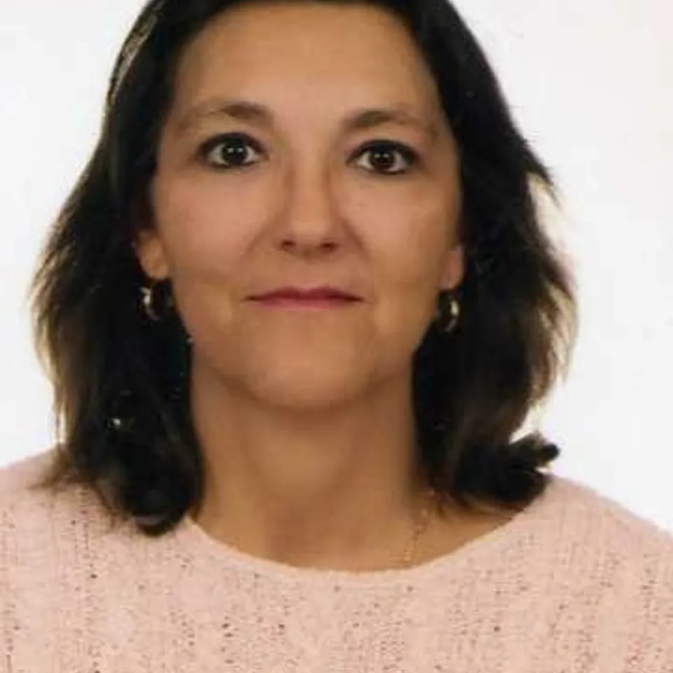 Maria Teresa F.